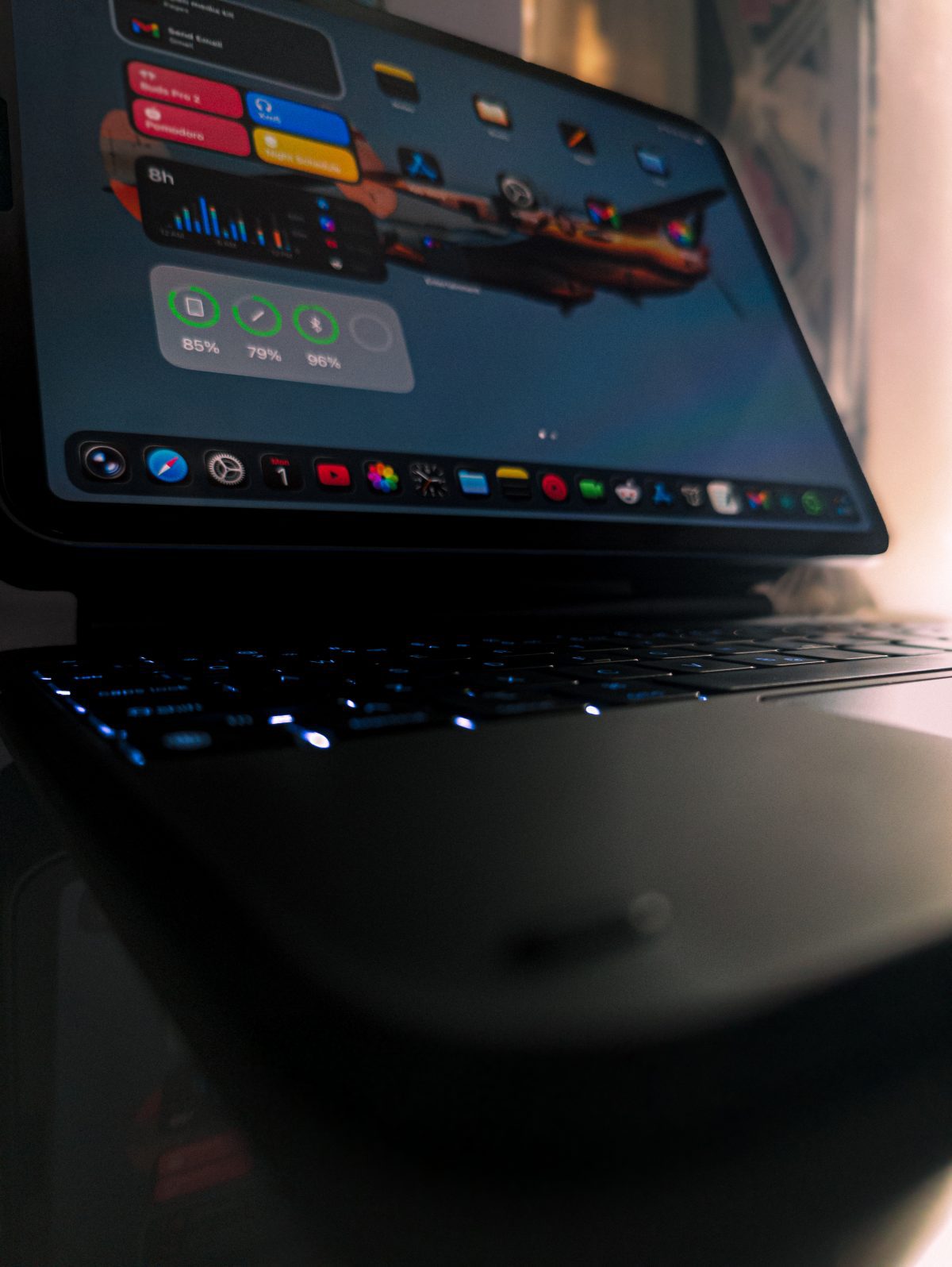ESR Rebound keyboard top row, which has no dedicated Escape key on the 10.9-inch model